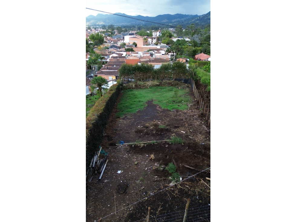 SE VENDE LOTE URBANO EN LA CEJA PARA PROYECTO DE 3 pisos y manzarda - 2