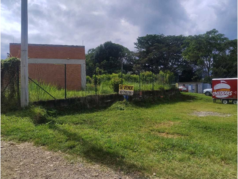 Se Vende Lote Urbano En La Mesa.