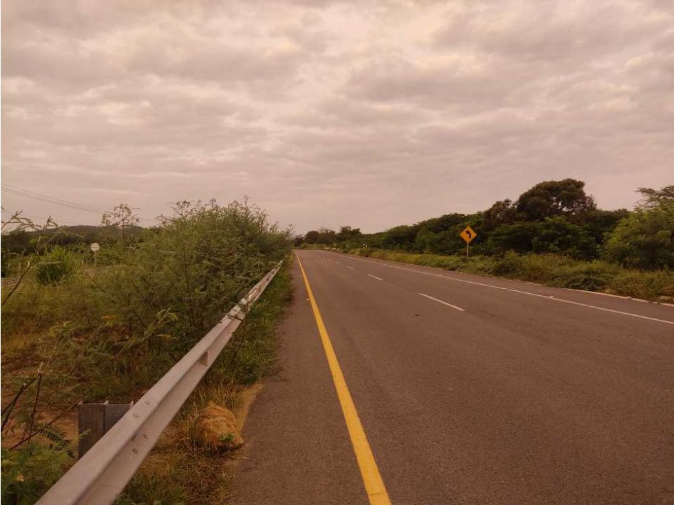 SE VENDE LOTE VIA CARTAGENA FRENTE 1/4 MILLA - 3