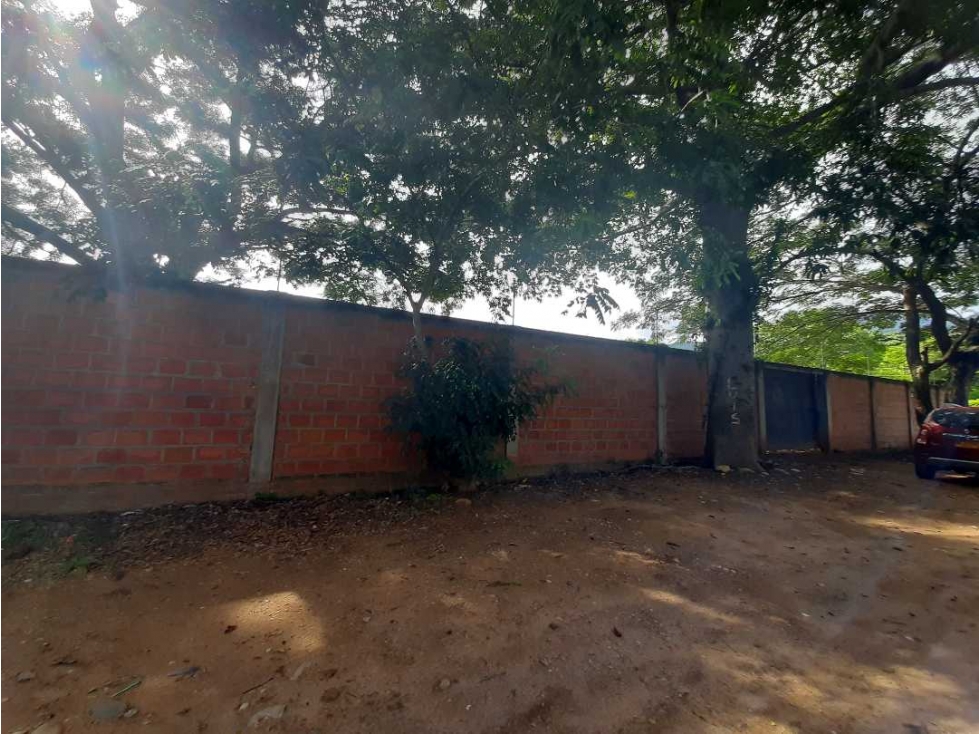 SE VENDE LOTE VIA LA PEDREGOZA - 2