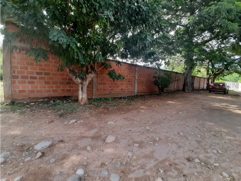 SE VENDE LOTE VIA LA PEDREGOZA - 3