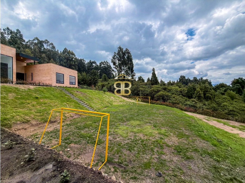 SE VENDE CASA EN BOSQUES DE RENANIA EN BRICEÑO — foto 4
