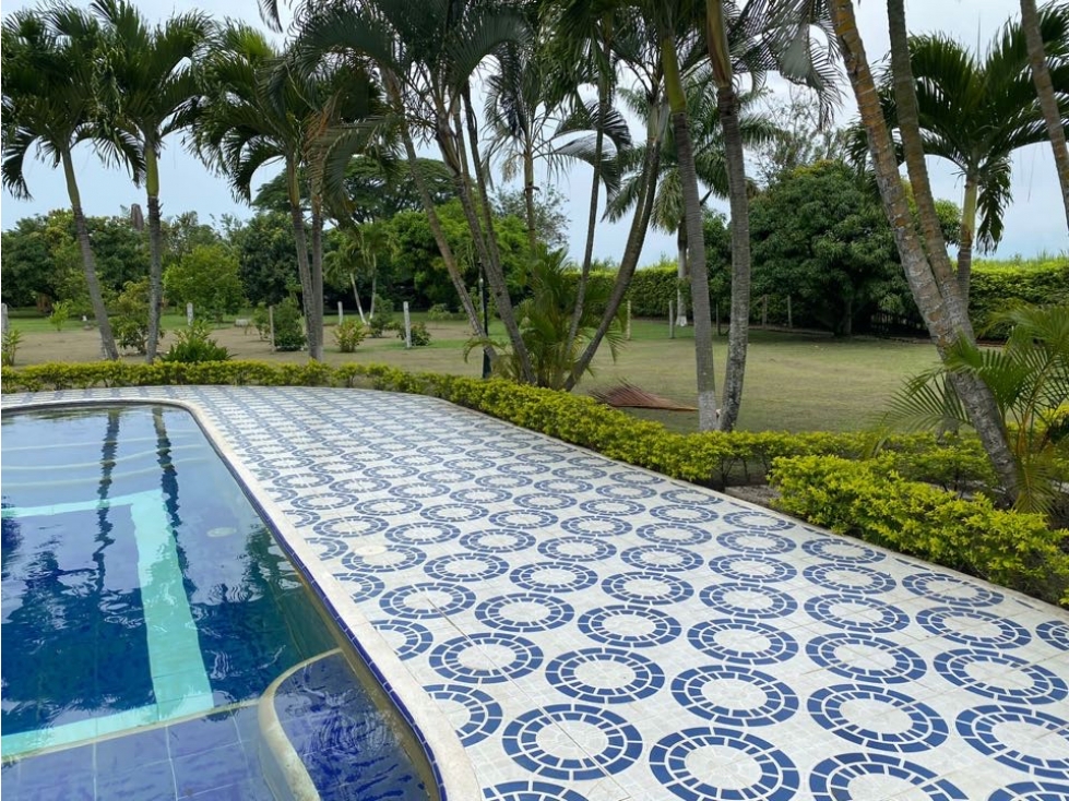 Se vende finca amoblada de 7.500m2 de terreno y con piscina Rozo Valle