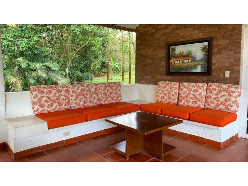 Se vende media hectárea con casas construidas restrepo - 5