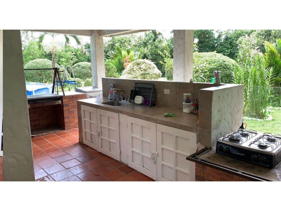 Se vende media hectárea con casas construidas restrepo - 6