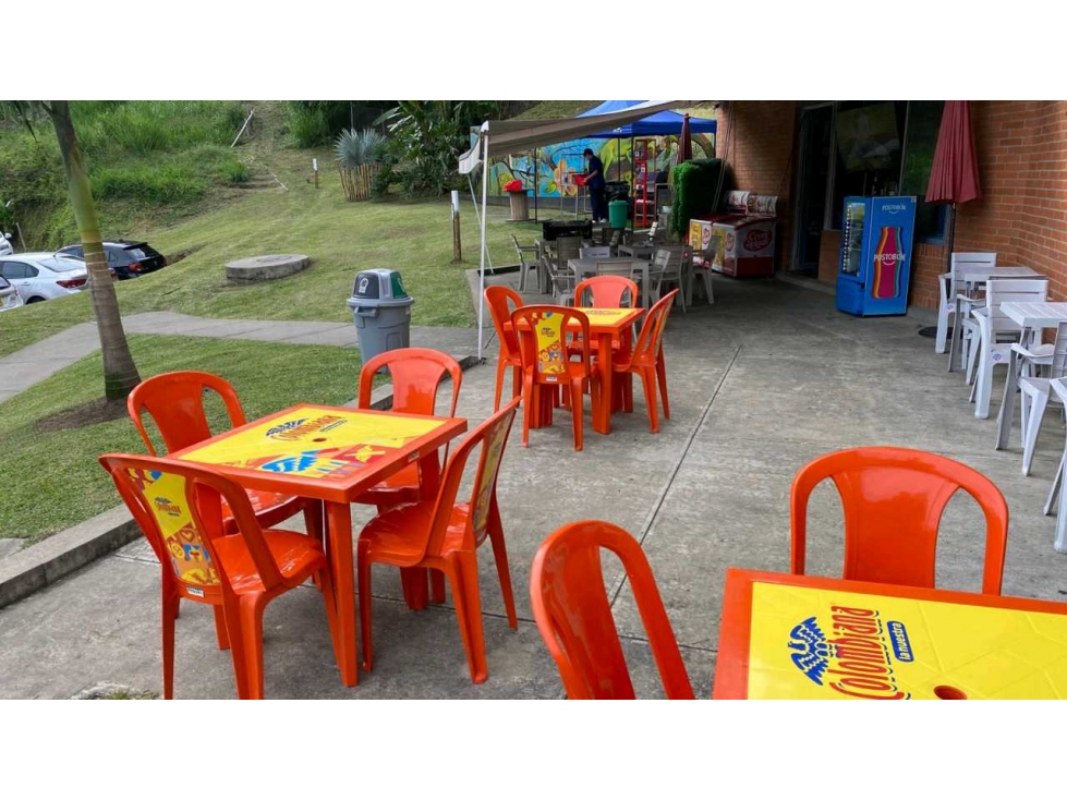 SE VENDE MINI MERCADO — foto 2