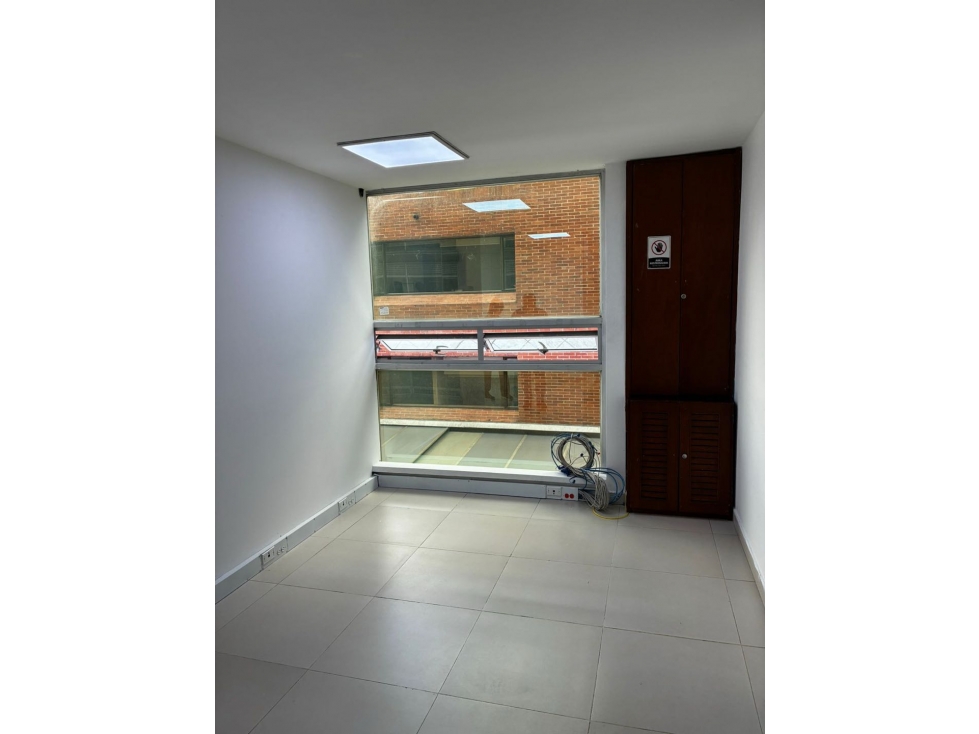 SE VENDE MODERNA OFICINA O CONSULTORIO EN CHICO.A — foto 4