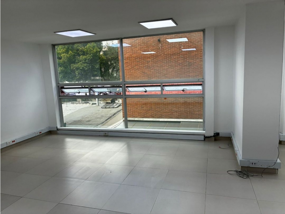 SE VENDE MODERNA OFICINA O CONSULTORIO EN CHICO.A — foto 3