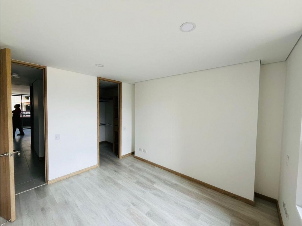 SE VENDE MODERNO APARTAMENTO EN SABANETA PARTE PLANA CERCA A TODO — foto 6