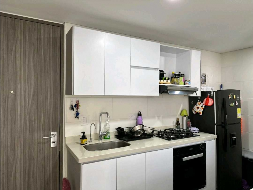 SE VENDE MODERNO APARTAMENTO EN LISBOA CEDRITOS — foto 5