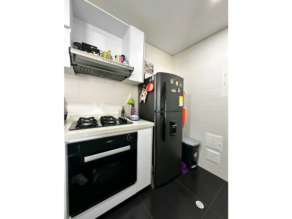 SE VENDE MODERNO APARTAMENTO EN LISBOA CEDRITOS — foto 6