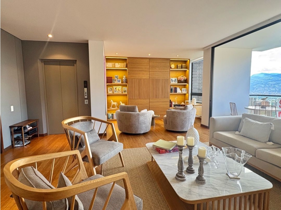 SE VENDE MODERNO APT EN PISO ALTO CON VISTA 360 - POBLADO
