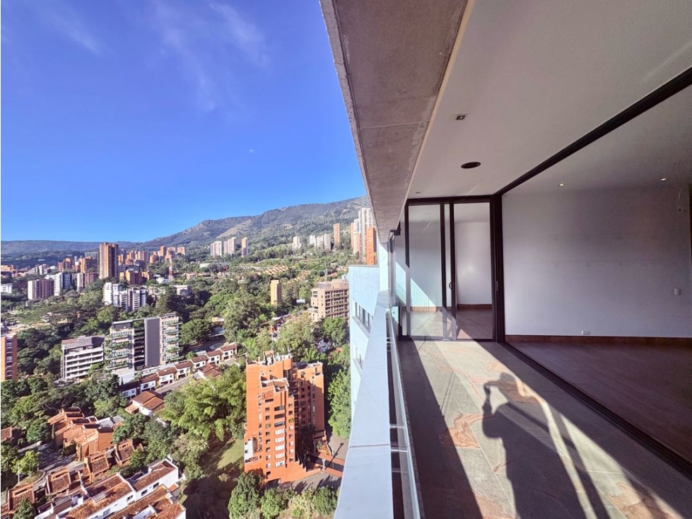 SE VENDE MODERNO PISO ALTO CON INCREÍBLE VISTA - POBLADO — foto 4