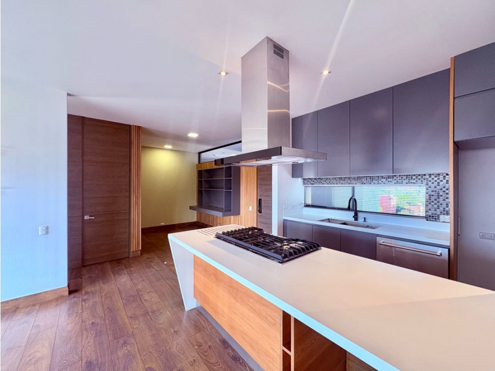 SE VENDE MODERNO PISO ALTO CON INCREÍBLE VISTA - POBLADO — foto 6