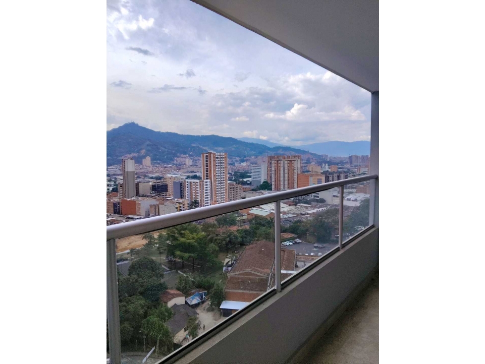 SE VENDE MUY BUEN APTO EN SABANETA,MUY CENTRAL,SECTOR LAS LOMITAS.