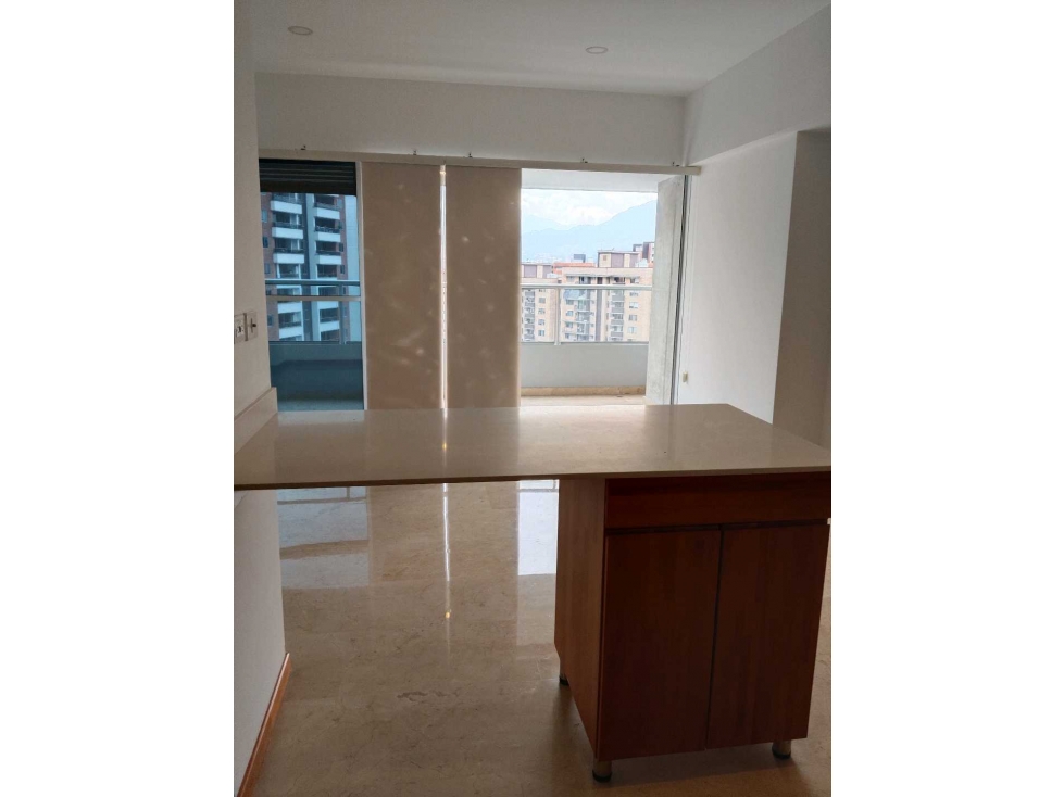 SE VENDE MUY BUEN APTO EN SABANETA,MUY CENTRAL,SECTOR LAS LOMITAS. — foto 5