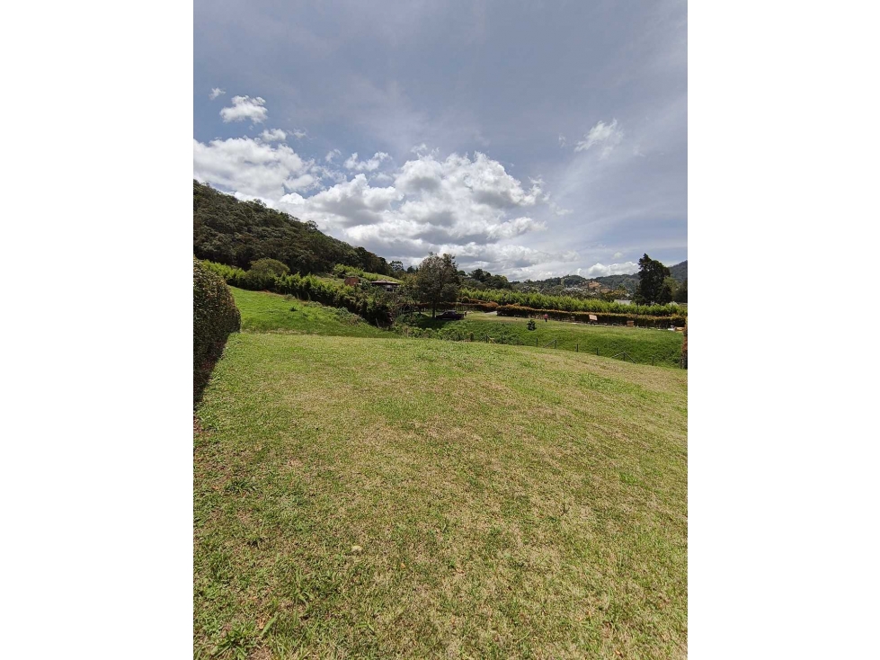 SE VENDE MUY BUEN LOTE EN LA CEJA,CON TOPOGRAFIA MUY BONITA,SEGURO. — foto 4