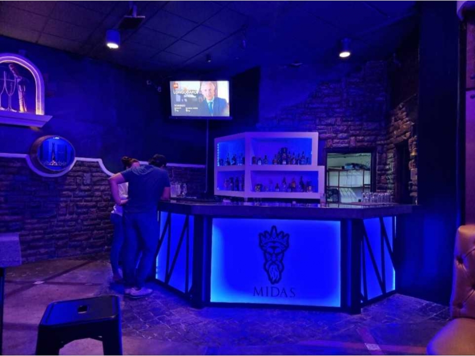 Se Vende Negocio Operativo de Bar Restaurante en la 12 de Octubre - 2
