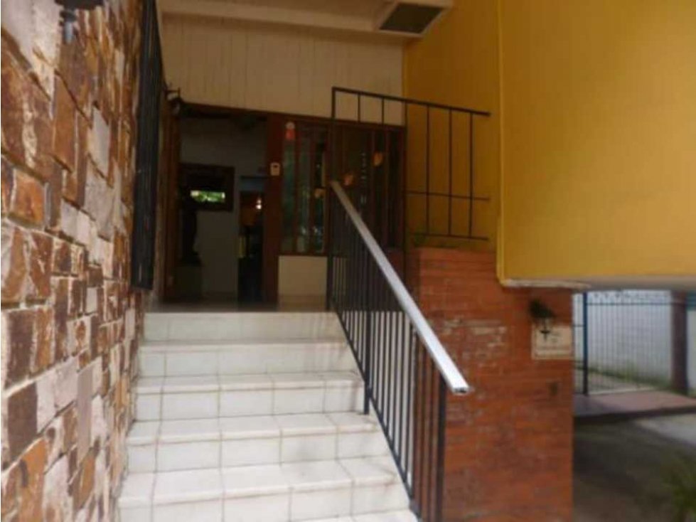 VENTA DE AMPLIA CASA PARA USO COMERCIAL CON PERMISO 900M2 MBR - 3