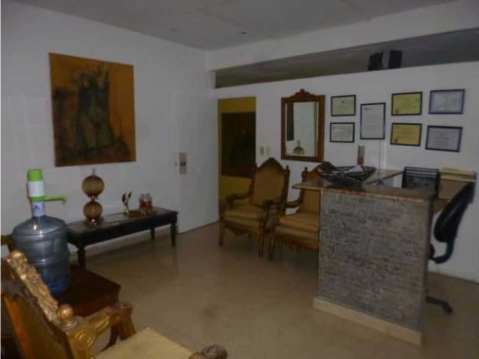 VENTA DE AMPLIA CASA PARA USO COMERCIAL CON PERMISO 900M2 MBR - 4