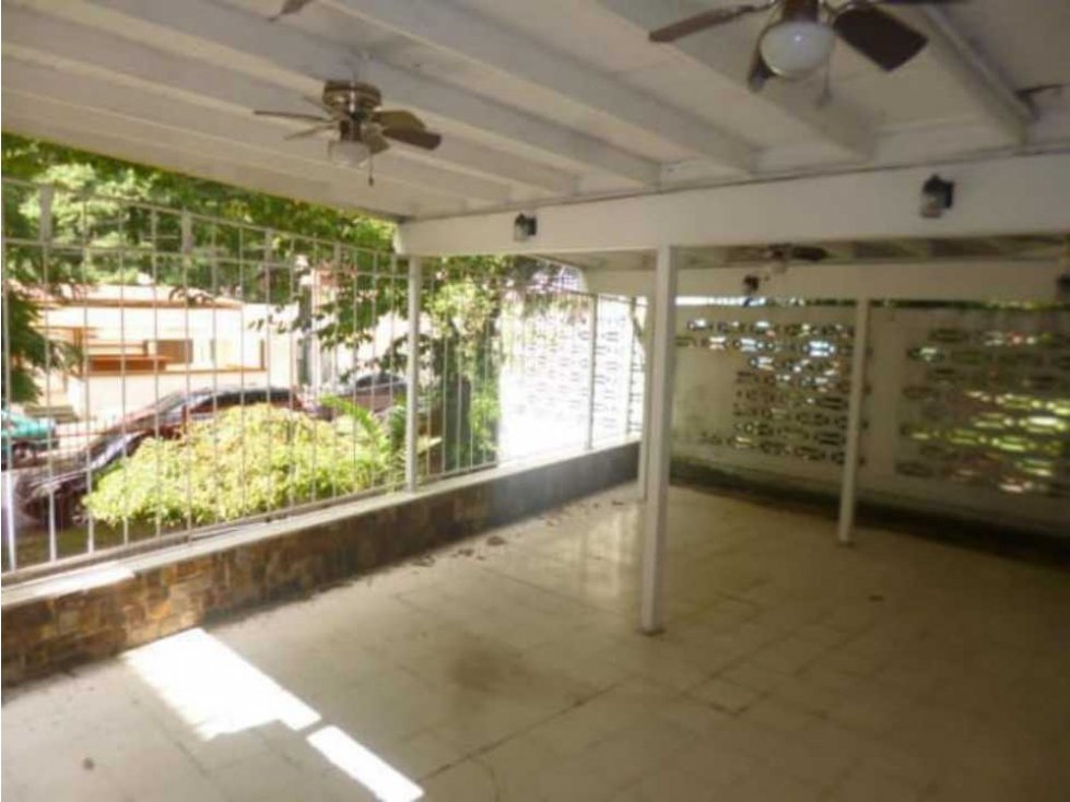 VENTA DE AMPLIA CASA PARA USO COMERCIAL CON PERMISO 900M2 MBR - 5