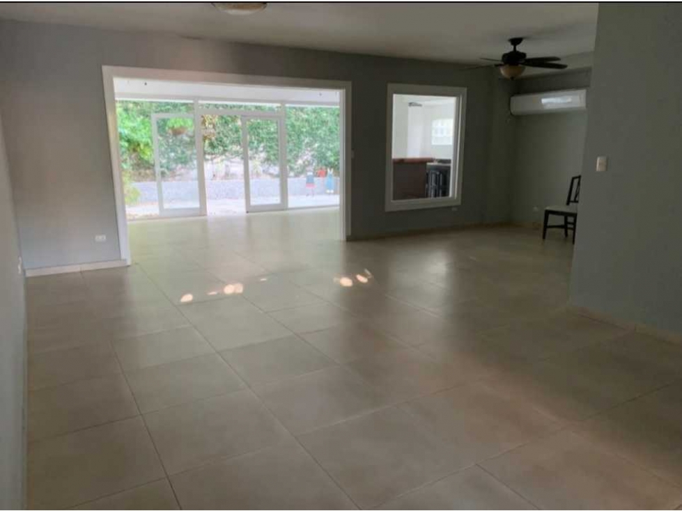 Se vende exclusiva Casa Residencial en La Alameda de 287 mts — foto 2