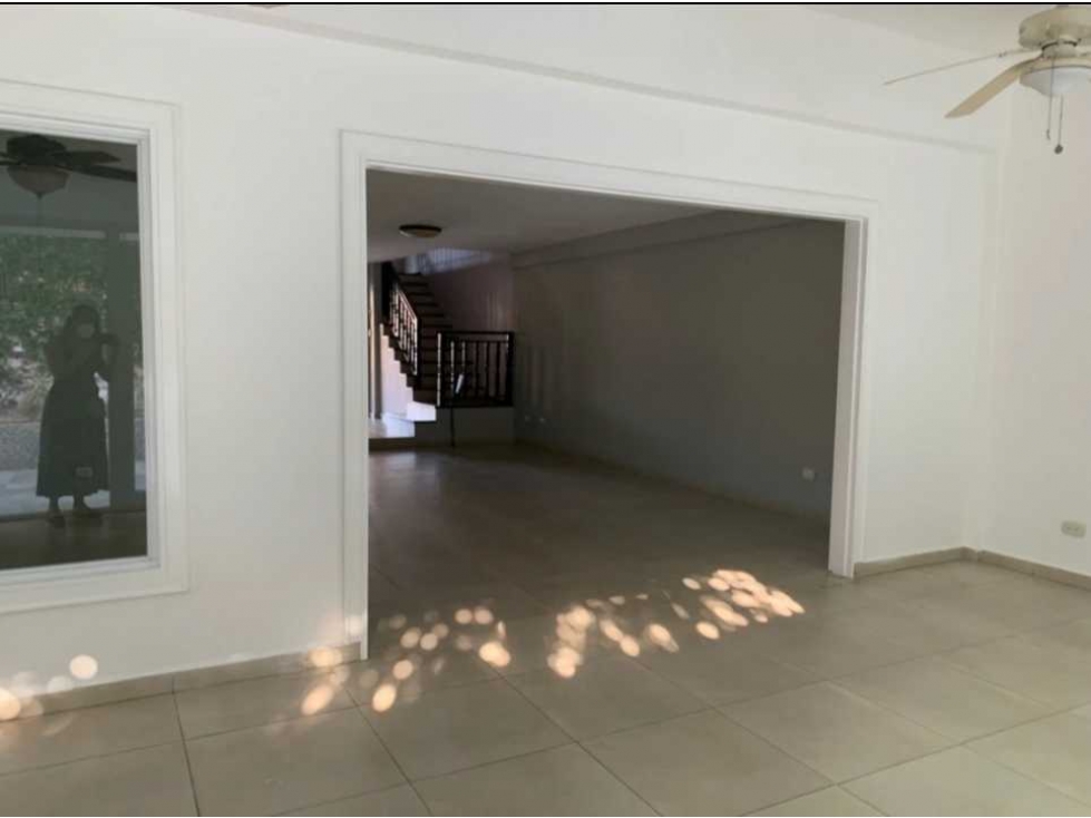 Se vende exclusiva Casa Residencial en La Alameda de 287 mts — foto 5