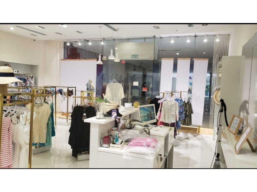 Se vende exclusivio local Atrio Mall costa del este 83 mts