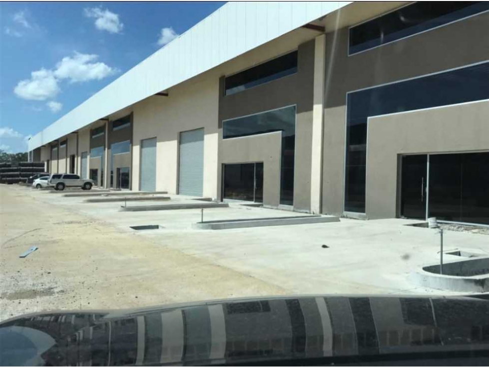 Se alquila galera d 1200 mts en Parque Industrial las Americas — foto 5