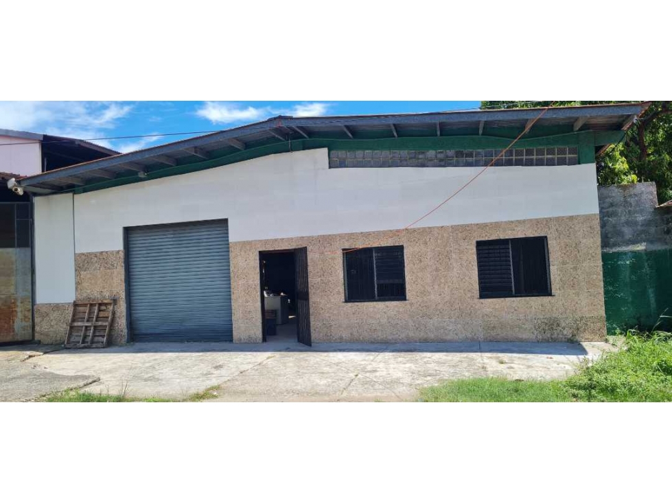 Se vende o alquila galera de 920 mts en Juan Diaz $550K - 1