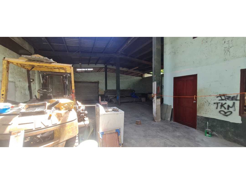 Se vende o alquila galera de 920 mts en Juan Diaz $550K - 3