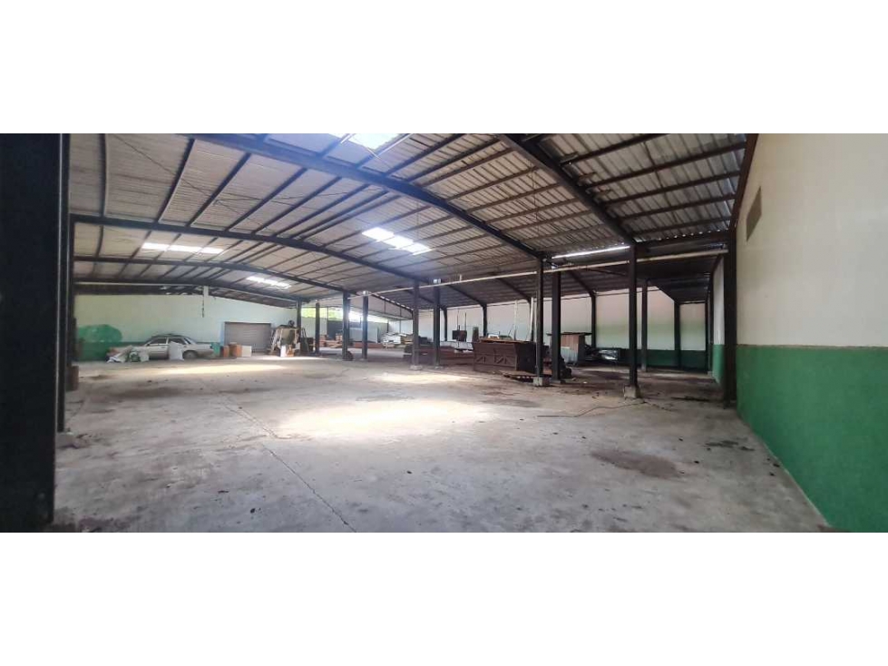 Se vende o alquila galera de 920 mts en Juan Diaz $550K - 4