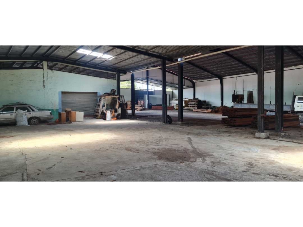 Se vende o alquila galera de 920 mts en Juan Diaz $550K - 6