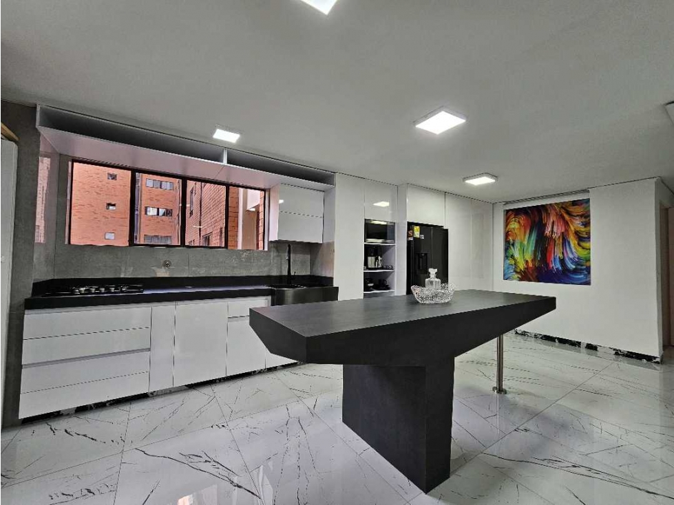 Se arrienda apartamento amoblado en Milla de Oro, Poblado