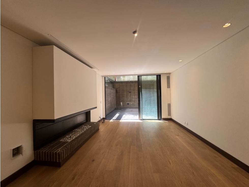SE VENDE O ARRIENDA APARTAMENTO EN EL ROSALES 110m2 CON TERRAZA