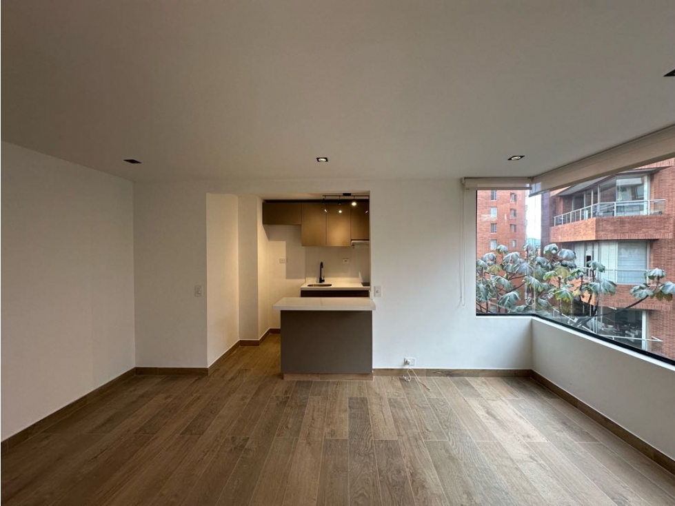 SE VENDE RENTADO APARTAMENTO EN ROSALES REMODELADO 40m2 — foto 4