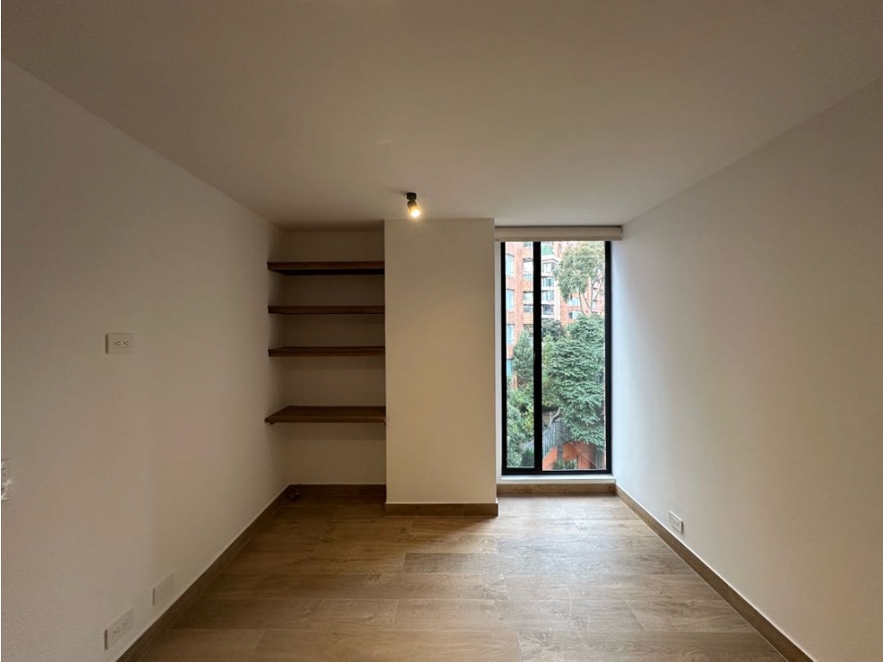 SE VENDE RENTADO APARTAMENTO EN ROSALES REMODELADO 40m2 — foto 5