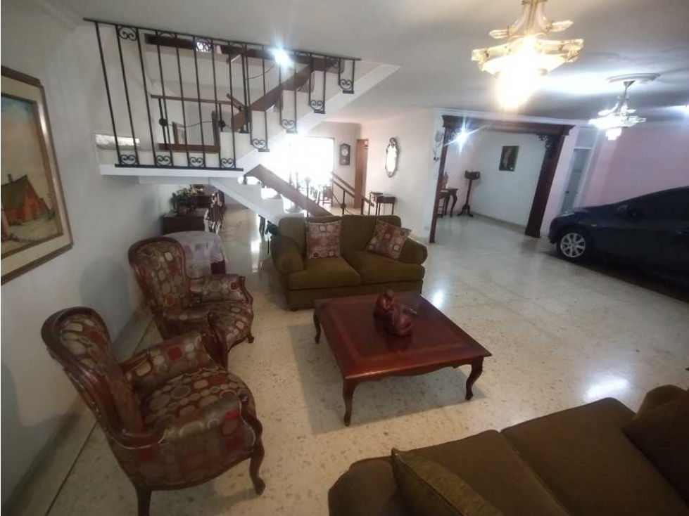SE VENDE O ARRIENDA CASA UNIFAMILIAR EN EL SECTOR ESTADIO - VELÓDROMO