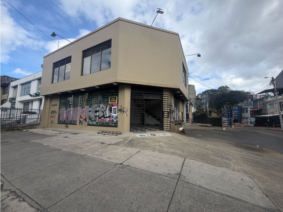 Se vende o arrienda local palermo