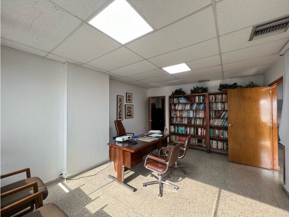Se vende oficina en CC Prado Plaza, Santa Marta - 1