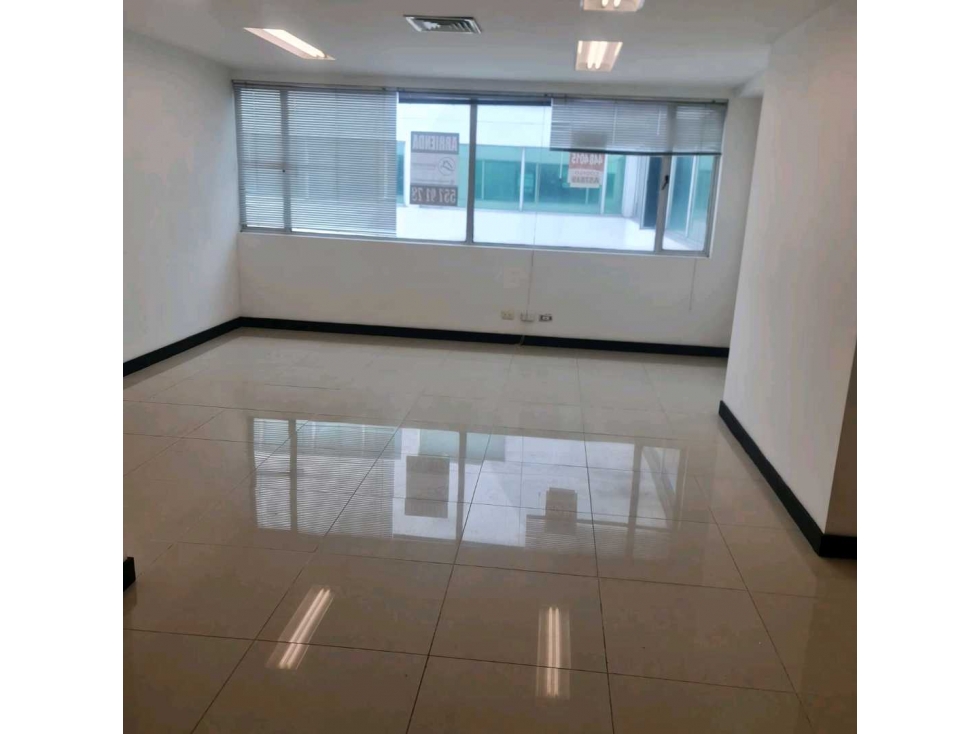 Se vende o arrienda oficina, puerto seco