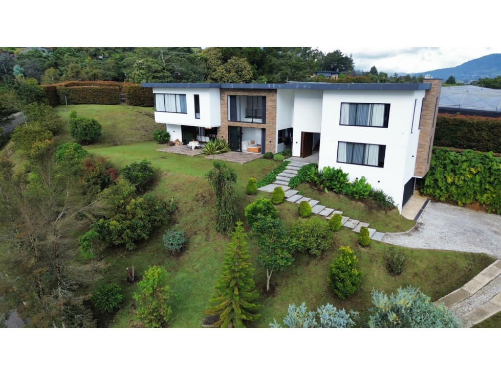 SE VENDE O PERMUTA CASA MODERNA LUJOEN LA CEJA EN PARCELACIÓN CERRADA — foto 2
