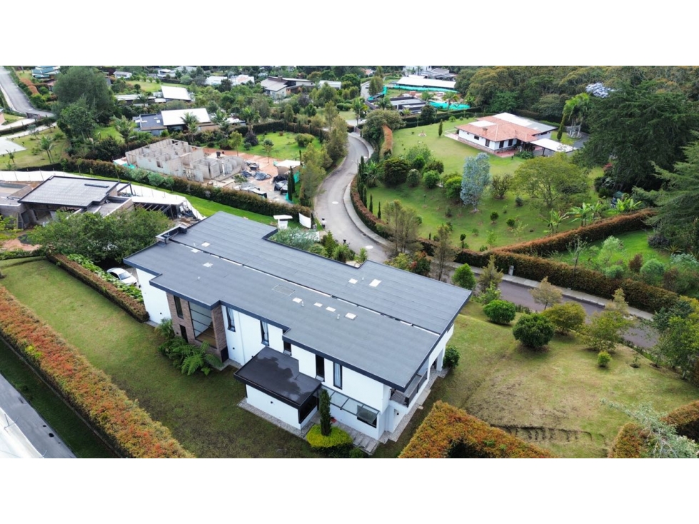 SE VENDE O PERMUTA CASA MODERNA LUJOEN LA CEJA EN PARCELACIÓN CERRADA — foto 6