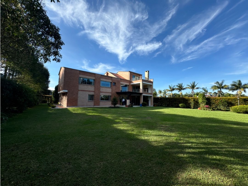 SE VENDE O PERMUTA FINCA EN LLANOGRANDE PARCELACION CASA DE CAMPO