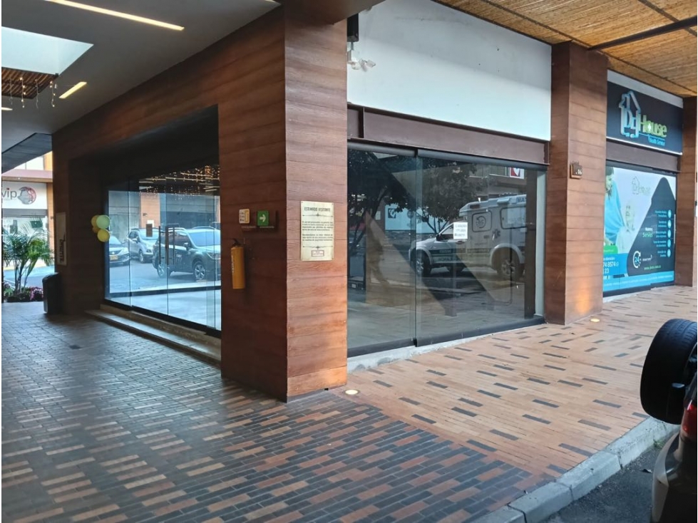 SE VENDE O PERMUTA LOCAL EN LA CEJA SE RECIBE HASTA 50% MALL CANTARRAN - 4