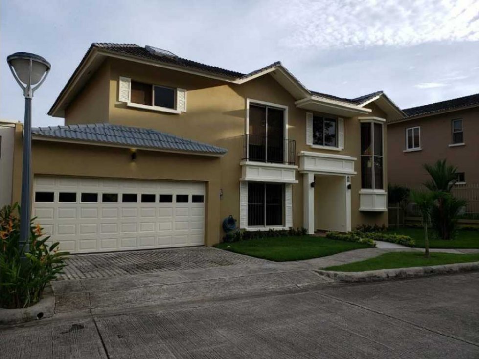 SE VENDE O SE ALQUILA CASA EN EL PH EMBASSY GARDENS CLAYTON - 2