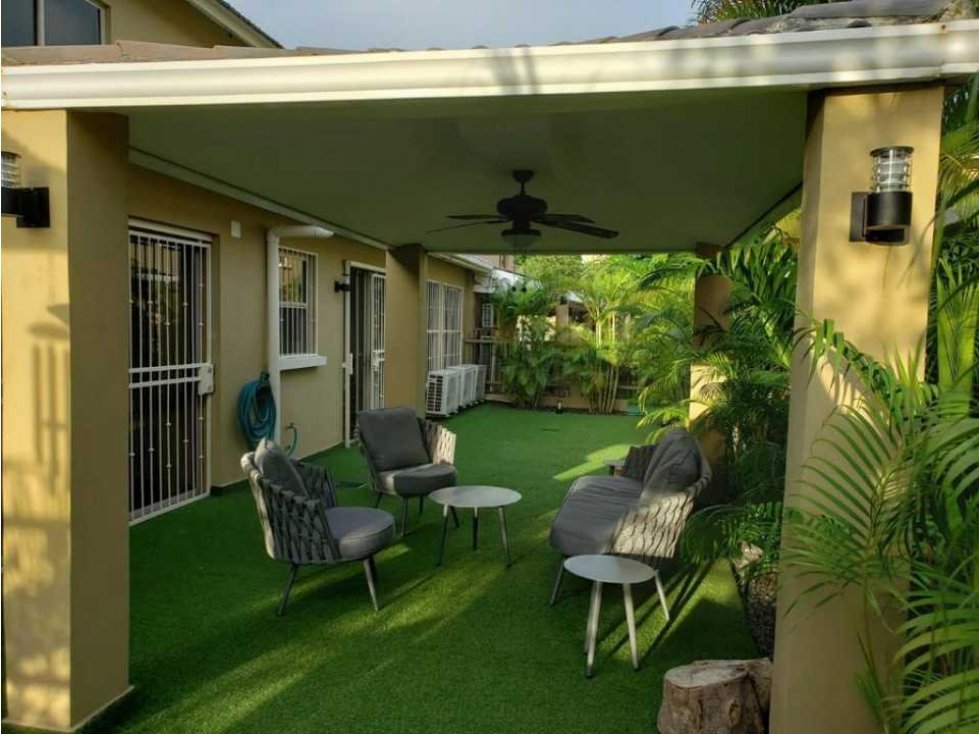 SE VENDE O SE ALQUILA CASA EN EL PH EMBASSY GARDENS CLAYTON - 5