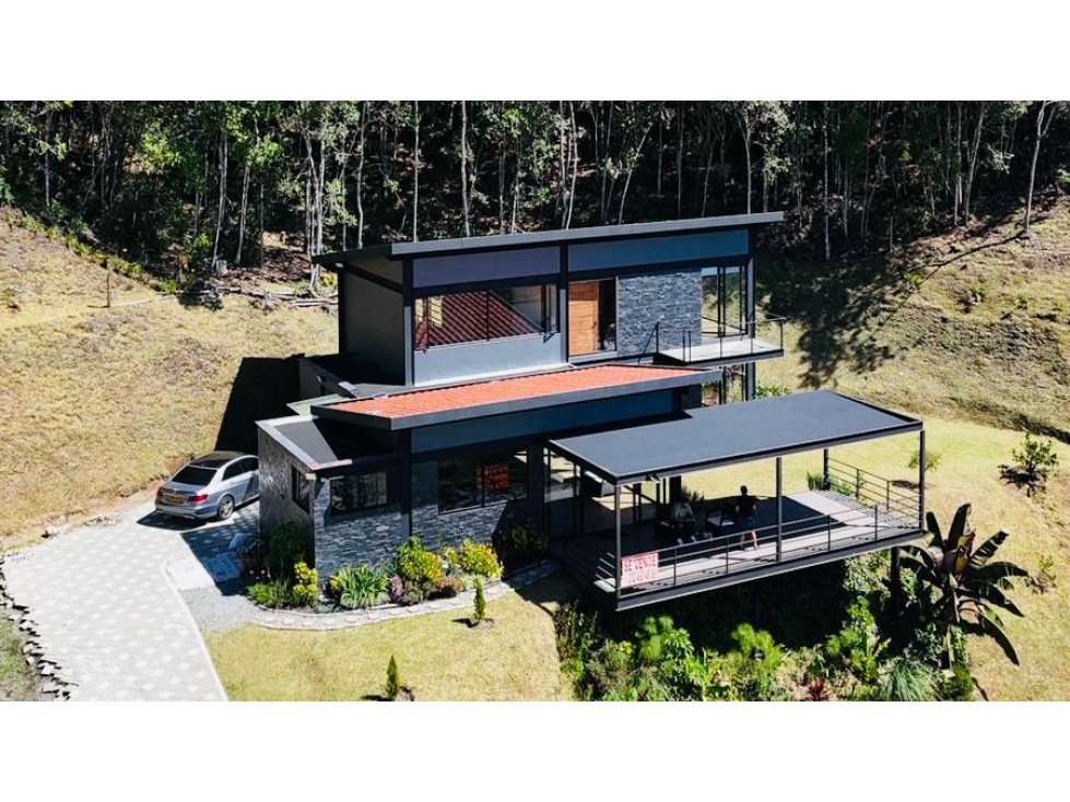 Se vende o se alquila está lujosa casa campestre en el retiro Ant.
