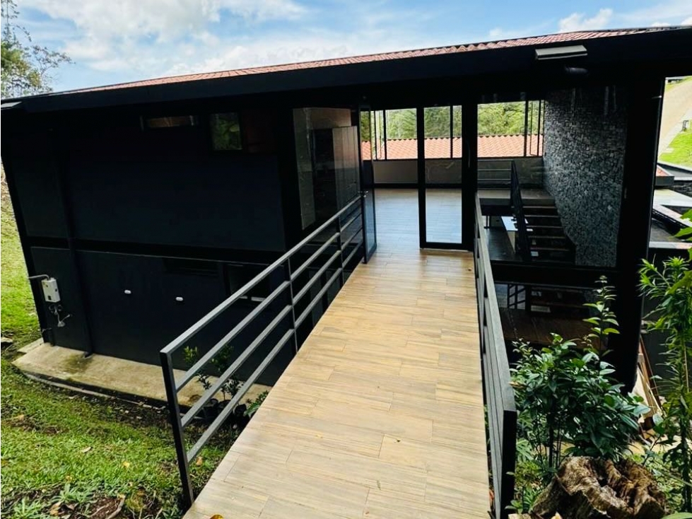 Se vende o se alquila está lujosa casa campestre en el retiro Ant. — foto 3