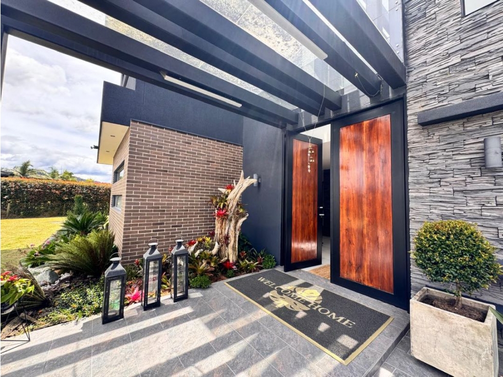 Se vende lujosa propiedad.Ubicada en Llanogrande